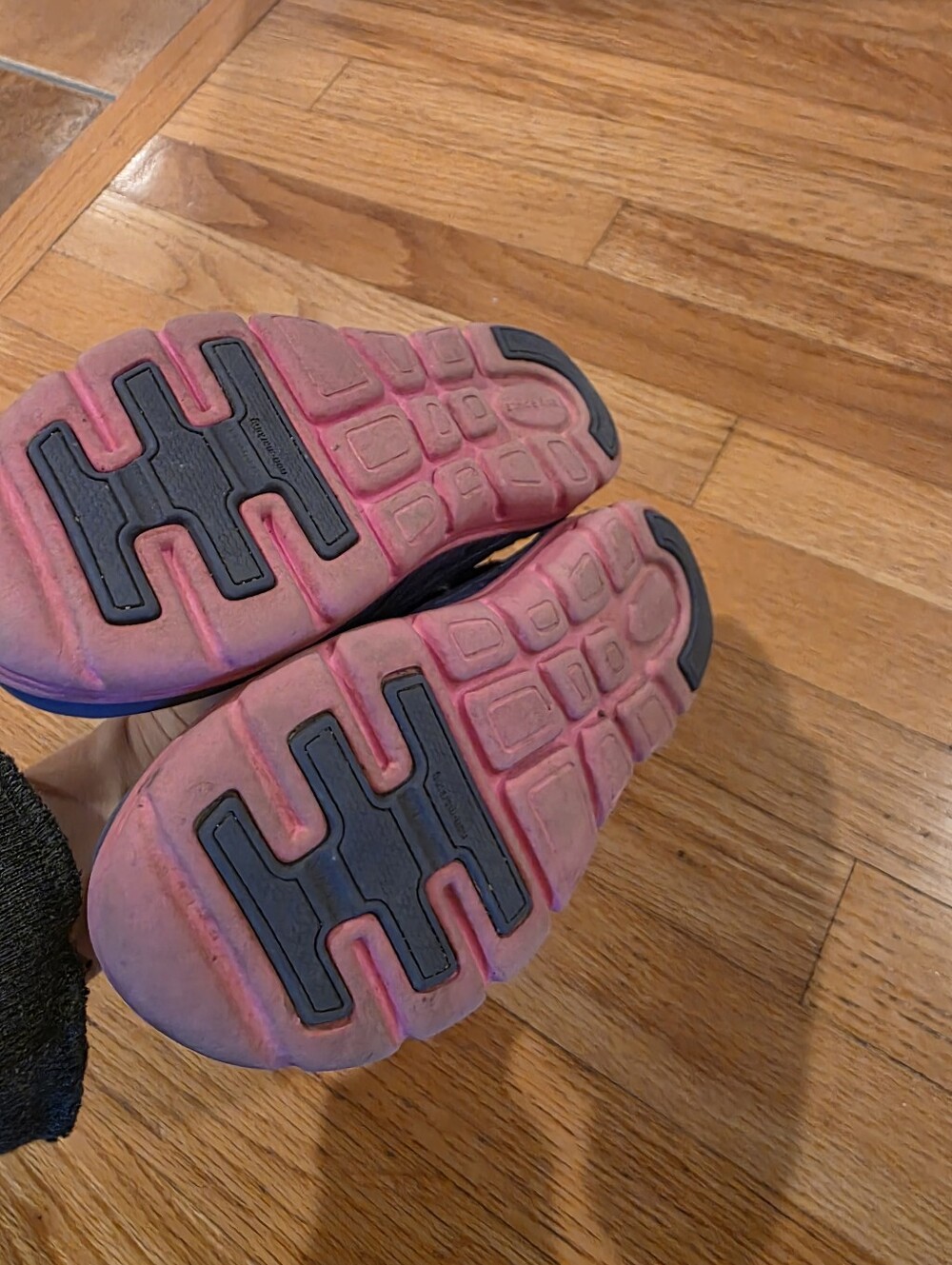 Stride Rite Sneakers - Picture 2 of 6